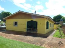 Bela casa em terreno amplo