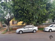 Casa em terreno amplo - espaçoso em rua principal