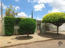 Com piscina próxima do terminal Júlio de Castilho