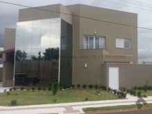 Excelente casa em condomínio