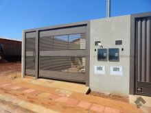 Próximo à avenida Julia Maksound