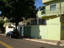 Sobrado com salão comercial