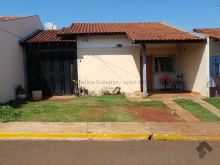 Casa ampliada com varanda e edícula