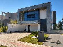 Maravilhoso sobrado - rico em detalhes