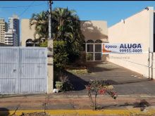 Salão comercial com estacionamento