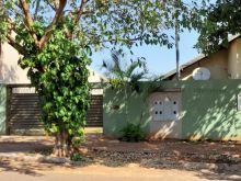 Condomínio fechado com 4 casas confortáveis