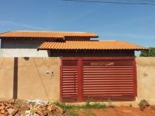 Linda casa com grande quintal