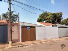 Barracão com edícula