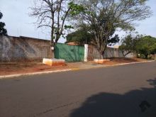 Imóvel comercial com escritório e depósito