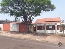 Excelente imóvel com terreno amplo