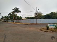 Área 7400 m² dentro da cidade