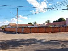 02 terrenos esquina à 3 quadras da avenida Tamandaré