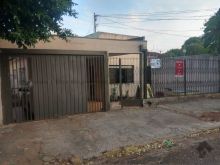 Casa bem localizada - oportunidade