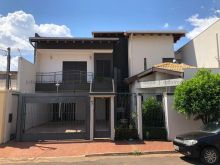 Sobrando com bela vista no coração da cidade