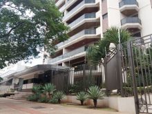 Todo reformado e rico em armários - edifício Golden Tower