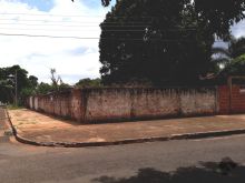2 terrenos de esquina em frente ao Guanandizão