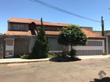 Lindo sobrando com área de lazer climatizada