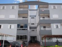 Lindo - desocupado - todo reformado - rico em armários