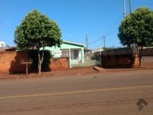 Imóvel de esquina com boa área de terreno