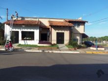 03 salões comerciais + 01 casa no centro