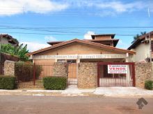 Excelente localização e espaçosa com cômodos amplos