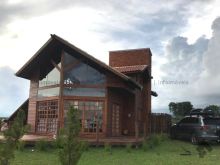 Rústico moderno belo chalé com vista para o lago