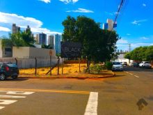 Esquina excelente localização - Chácara Cachoeira