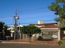 Reformada com área gourmet e excelente localização