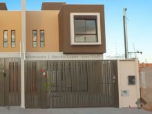 Sobrado novo e moderno com 3 suítes e fino acabamento