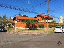 Espetacular e frente para duas ruas