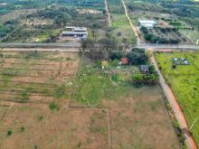 Área no anel em frente a Funlec