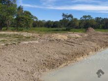 Bela área com lagoa