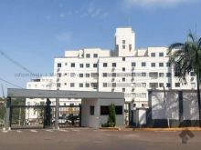 Lindo apartamento rico em armários