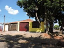 Casa de esquina excelente tamanho