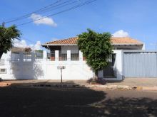 Casa térrea com ótima localização