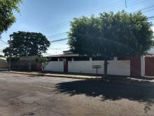 Casa com amplo quintal