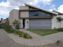 Casa no condomínio Meridian Residence
