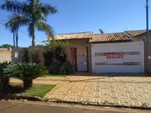 Casa com edícula rica em armários financia