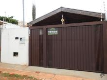 Casa 2 quartos - varanda e garagem