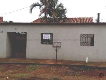 Terreno amplo - casa com dois quartos