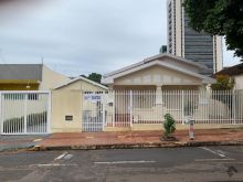 Imóvel comercial com estacionamento privativo