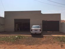 Salão e casa juntos