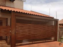 Residência no centro de Sidrolândia