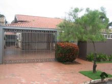 Linda com piscina - estuda permuta por apartamento