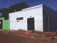 Sobrado com amplo salão comercial