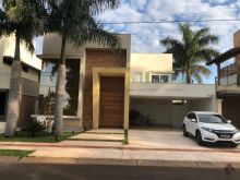 Lindo sobrado com excelente localização