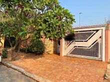 Excelente imóvel com belíssimo jardim