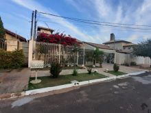 Bela residência com mezanino e piscina