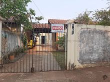 Casa espaçosa e terreno grande