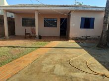 Próxima a Escola Ênio Carlos